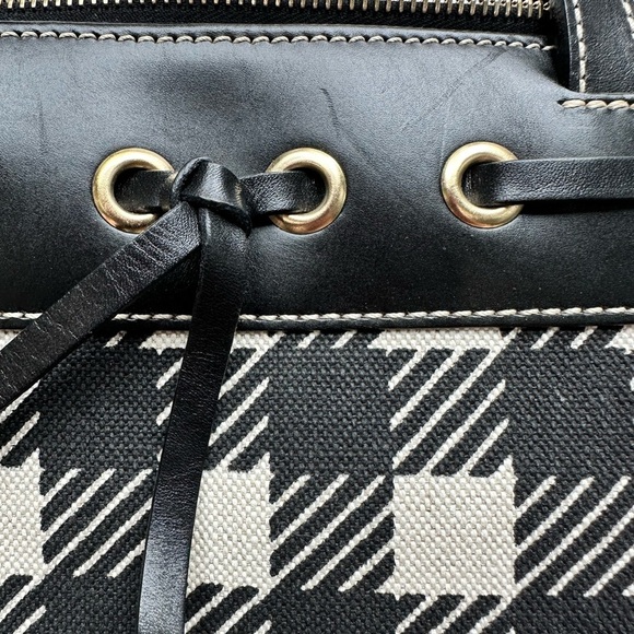 NWOT Dooney & Bourke Large Tassel Zip Top Bag Black Off White Check - Picture 11 of 11